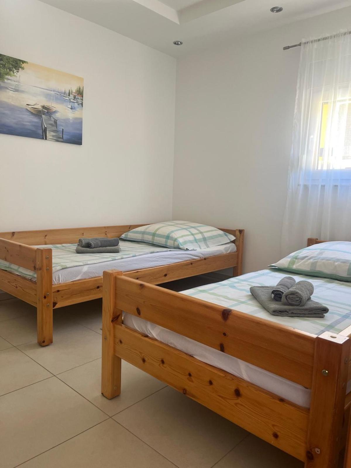 Sinisa Apartman Вир Екстериор снимка